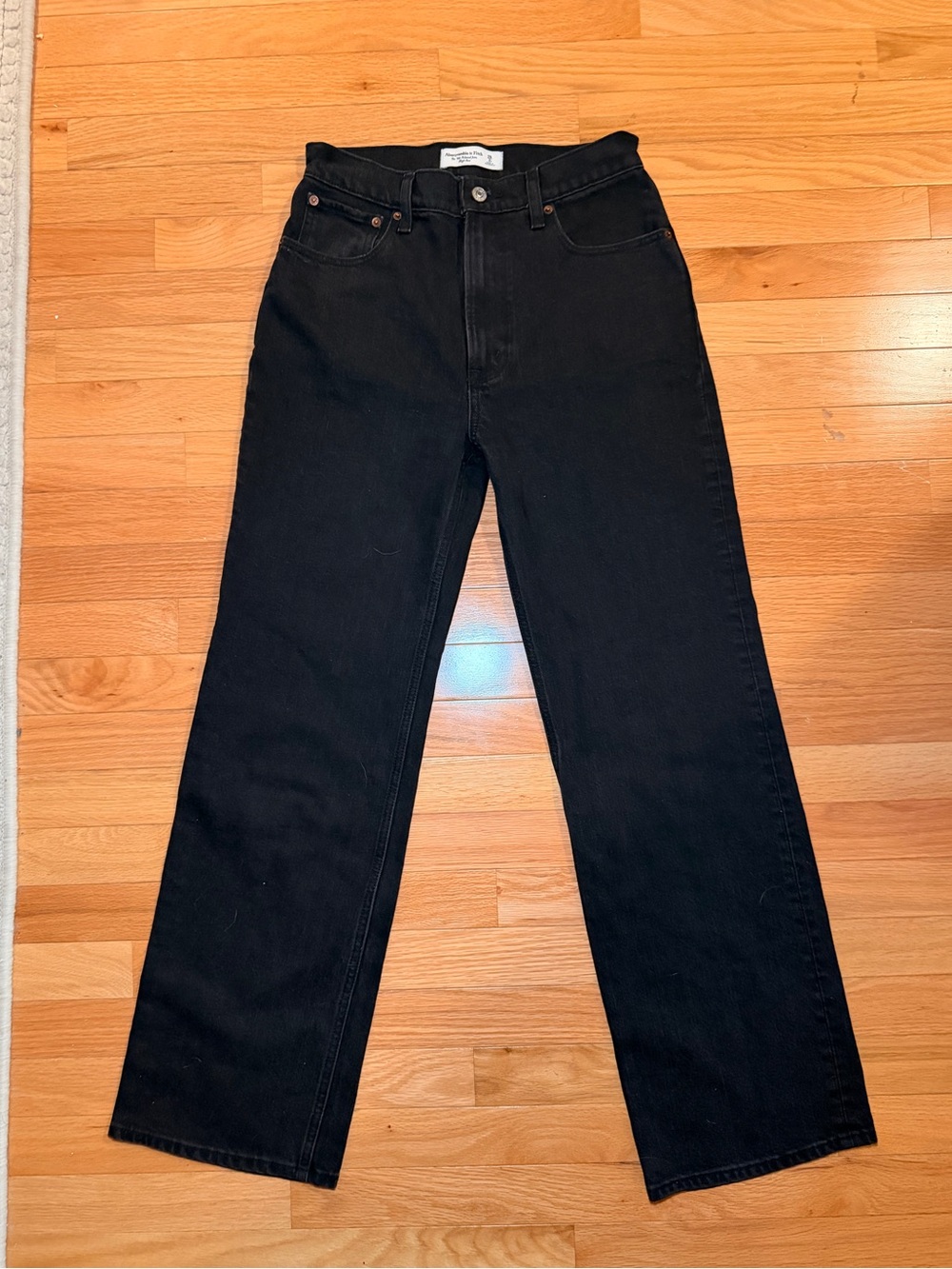 Abercrombie and Fitch Black High Rise 90’s Relaxed Jean Size 2 #siren #fashion